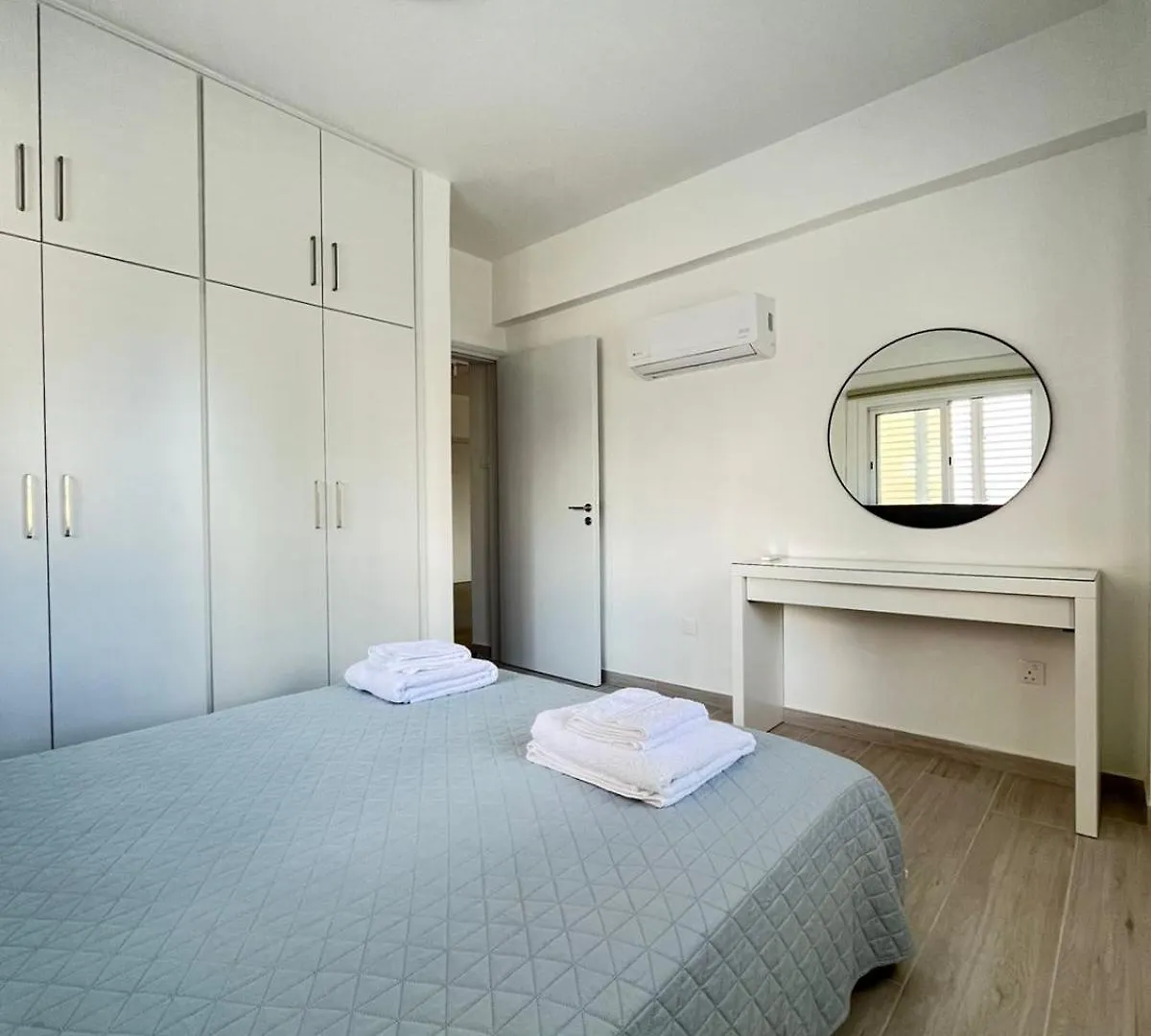 Unlock The Island - Local Insights For Your Stay Larnaca Apartment