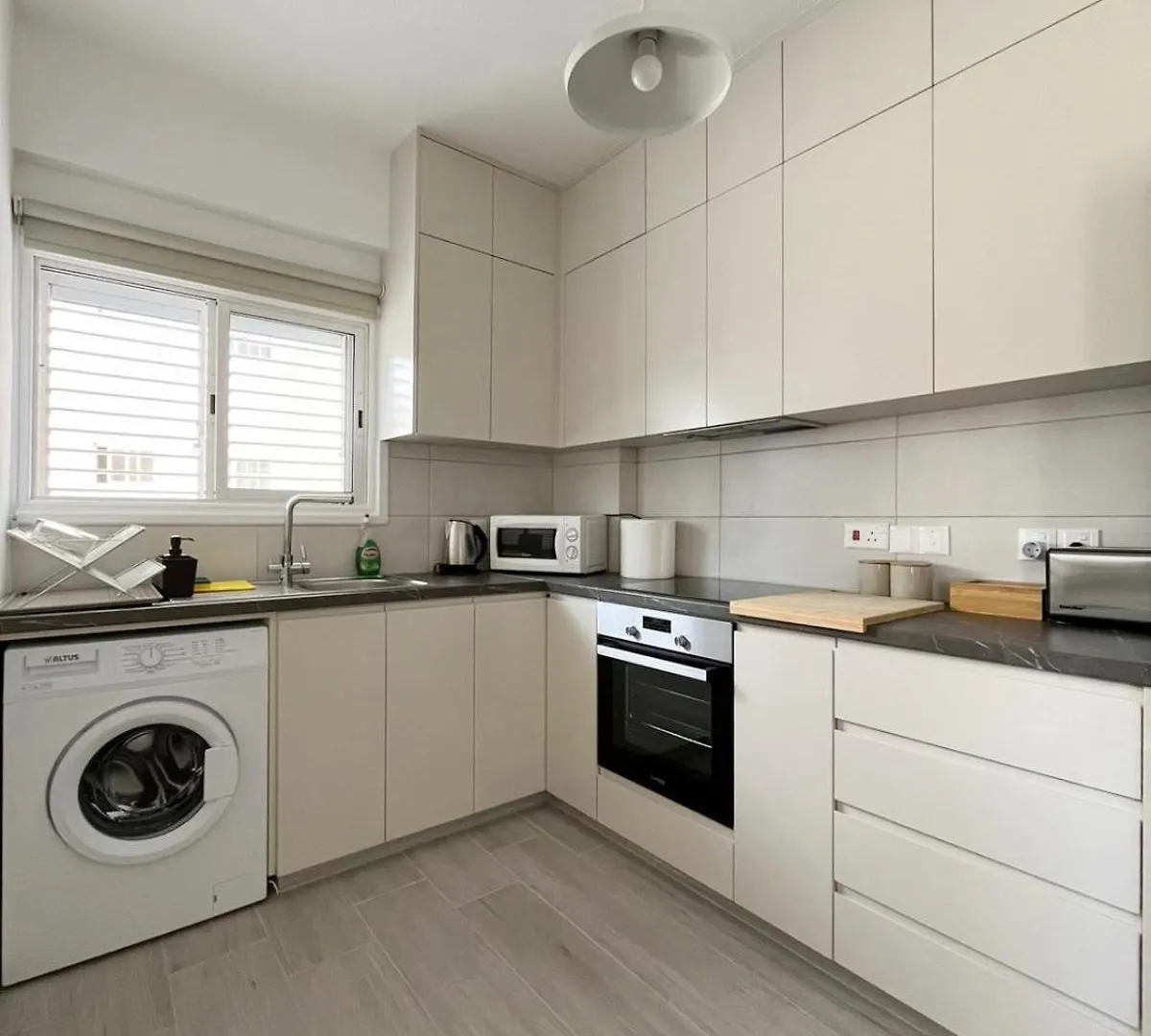 Unlock The Island - Local Insights For Your Stay Larnaca Apartment
